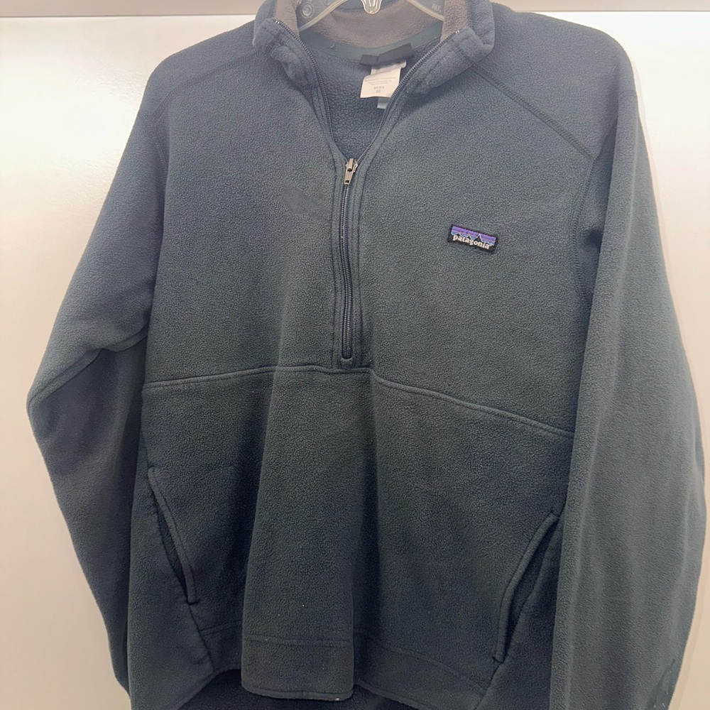 Patagonia Men's Dark Gray Zip-Up Sweater